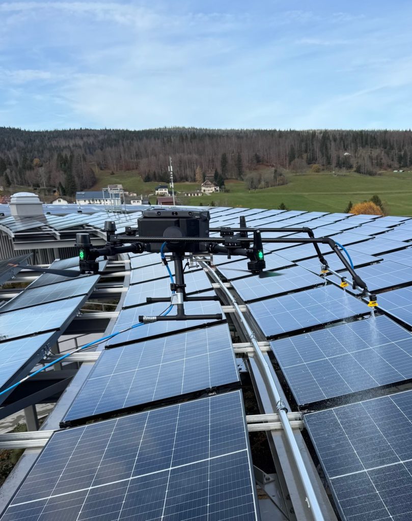Nettoyage toitures & PV par drone : opportunité 2026